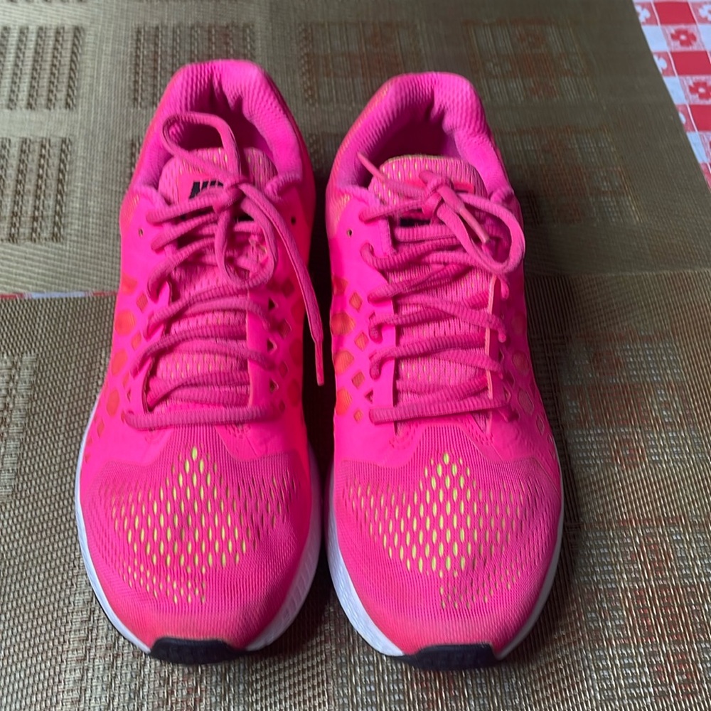 Nike Air Zoom Pegasus 31 Womens Size 9.5 Pink Athletic Shoes Sneakers 654486-600